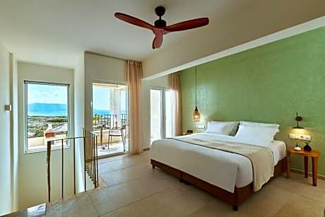 VIP Maisonette with Outdoor Jacuzzi