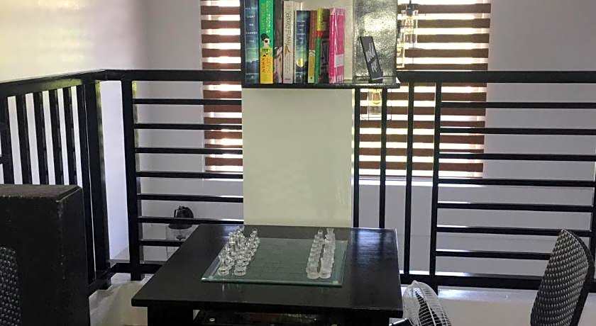 Pompeo and Luming's Inn