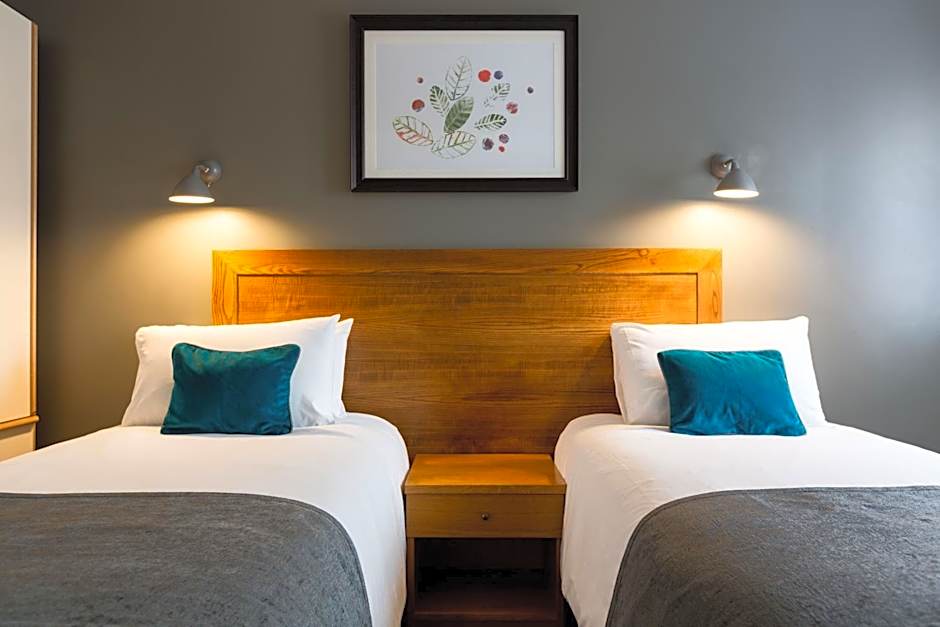 White Hart by Chef & Brewer Collection