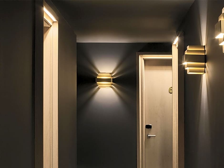 Yurbban Trafalgar Hotel