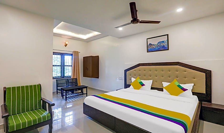 Itsy Hotels Regalia Grand, 500 Mtrs From Madikeri Fort