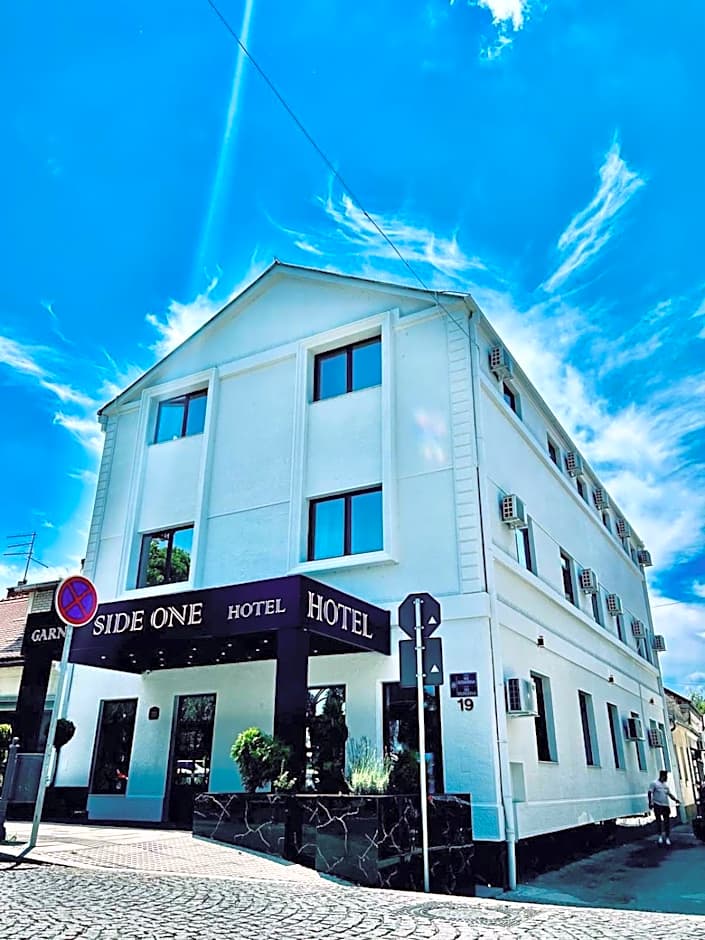 Side One Design Hotel Garni