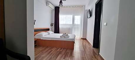 Standard Double Room with Balcony (No View)