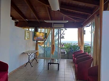 Quadruple room in Pineto - sea view