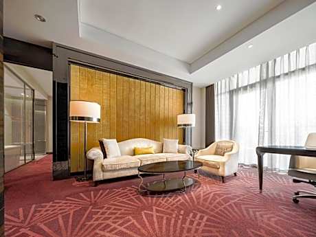 Junior Suite Red Level