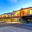 Bridges on Meninya Motel & Apartments