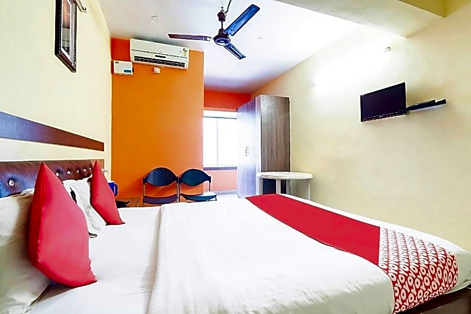 OYO 9016 Charu Comforts