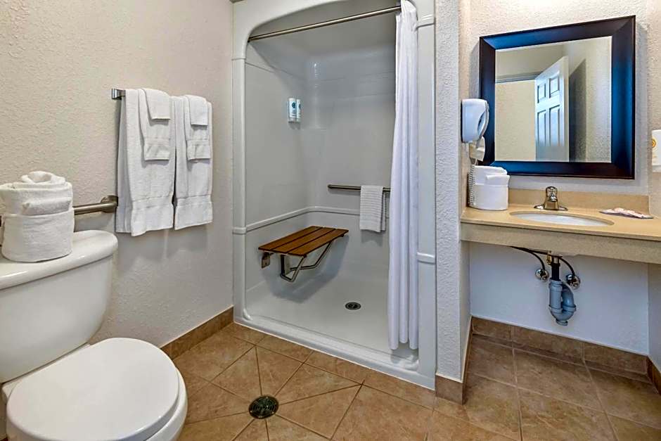 Comfort Inn & Suites Thousand Islands Harbour District