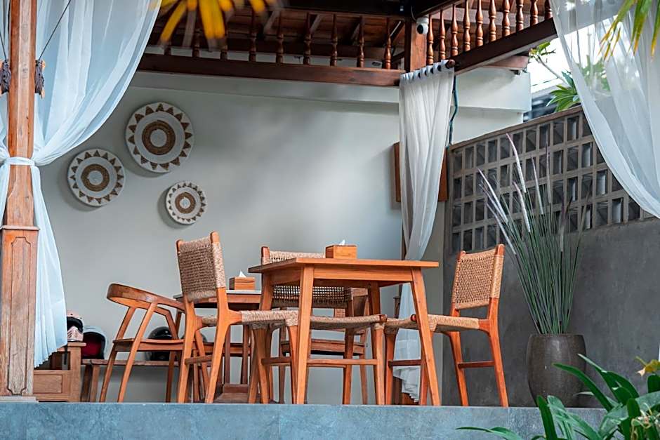 MAHALONA BALI STAY
