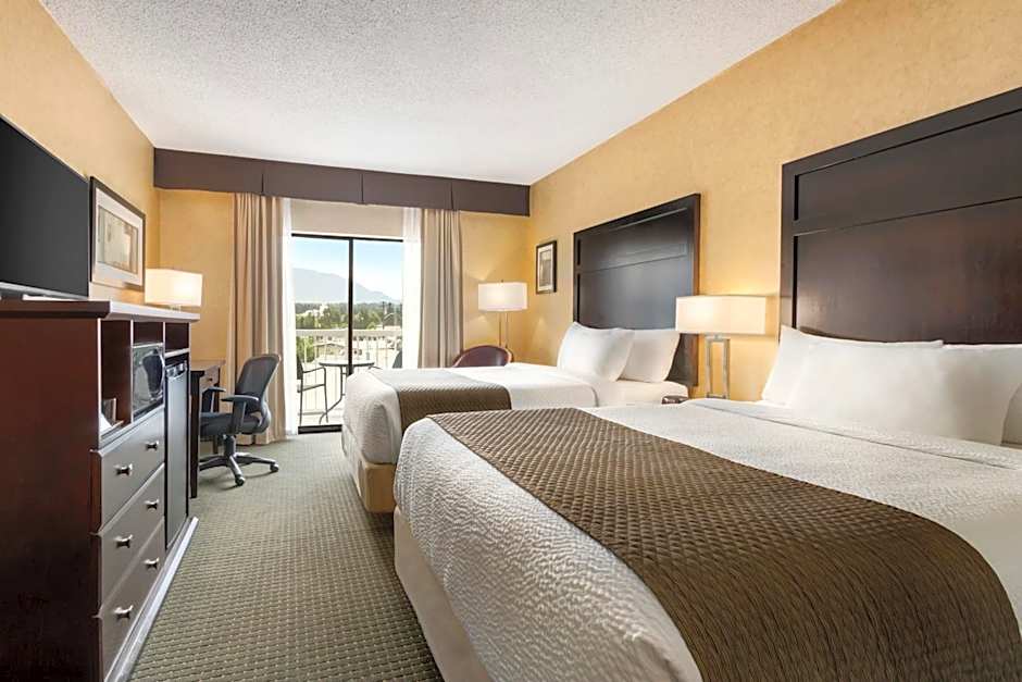 Days Inn & Conference Centre by Wyndham Cranbrook