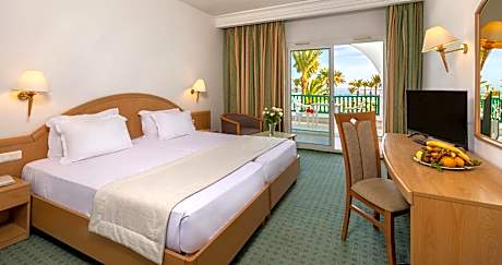 Standard Sea View Room for 3 Adults