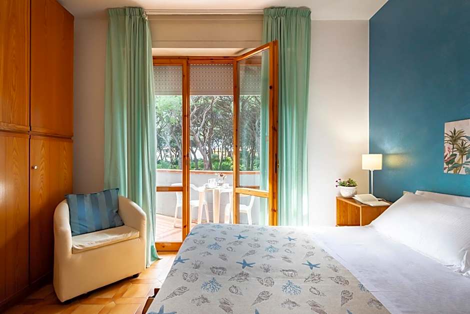 Hotel Parco dei Pini - 100mt dal Mare