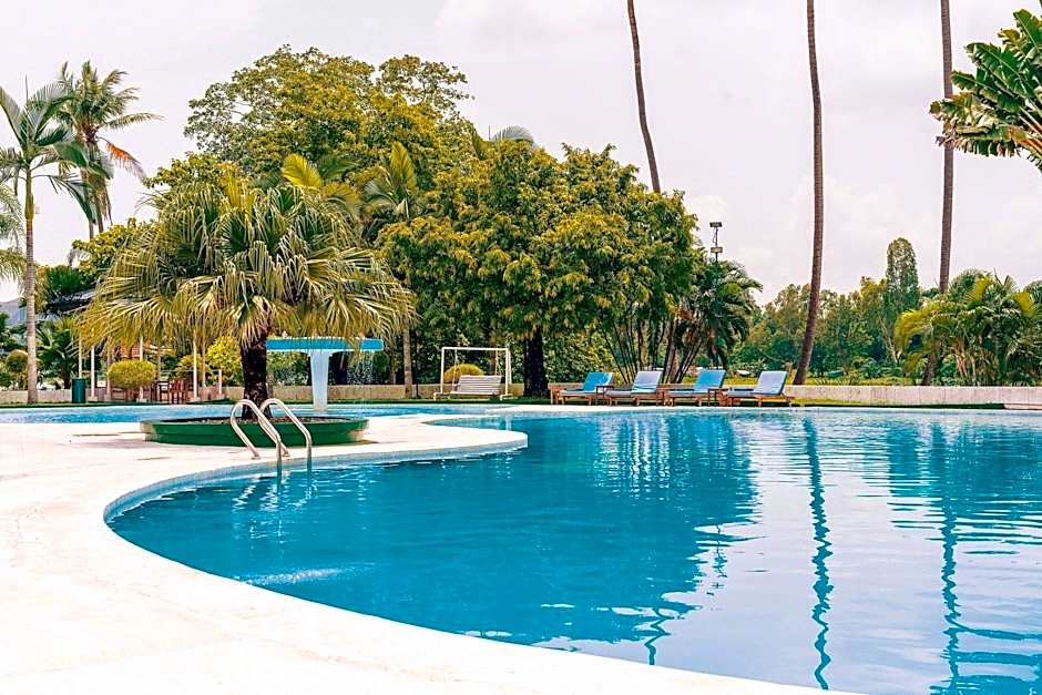 Inya Lake Hotel Yangon