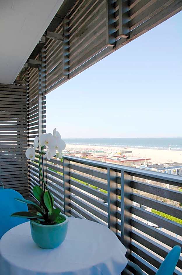 Kiss Beachfront Hotel & Restaurant