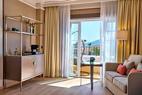 King Room with Panormic View - Top Floor/Grand Club Access