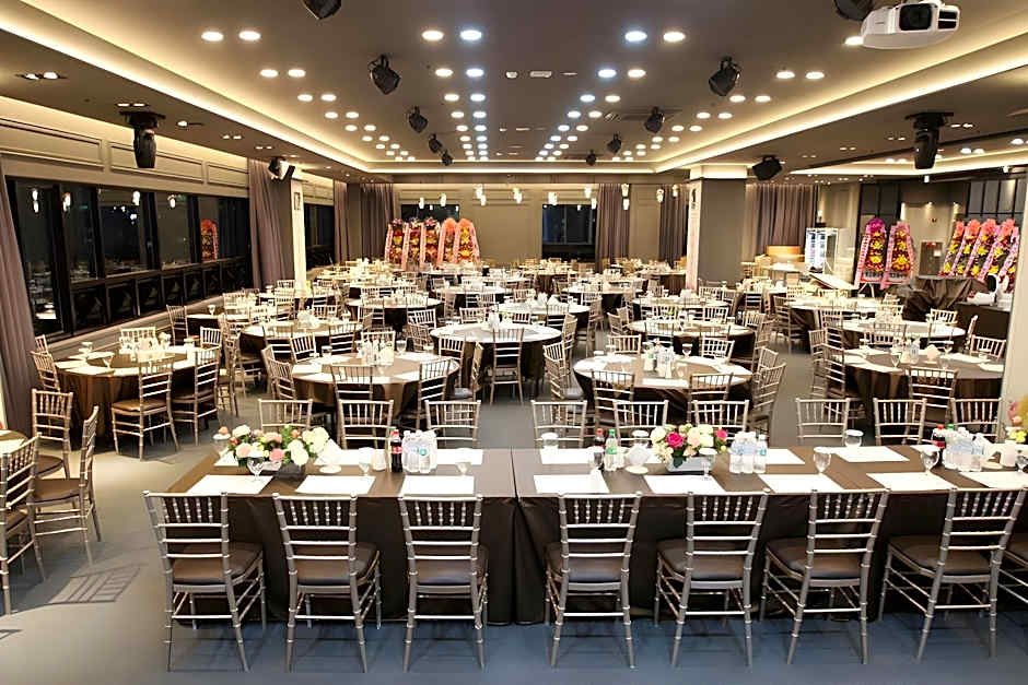 CM Park Hotel