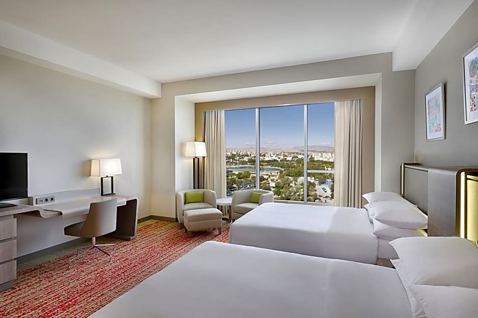 Park Mall Hotel & Conference Center