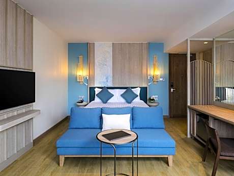 Junior Suite with Double Bed and Mountain View - Beach Wing