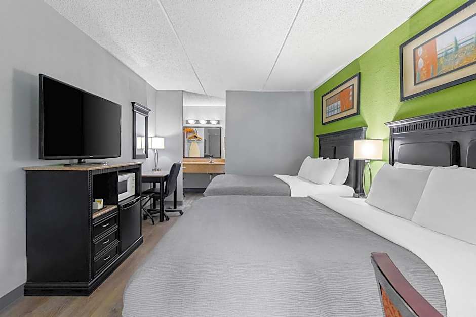 Quality Inn & Suites Gibsonia - Pittsburgh North
