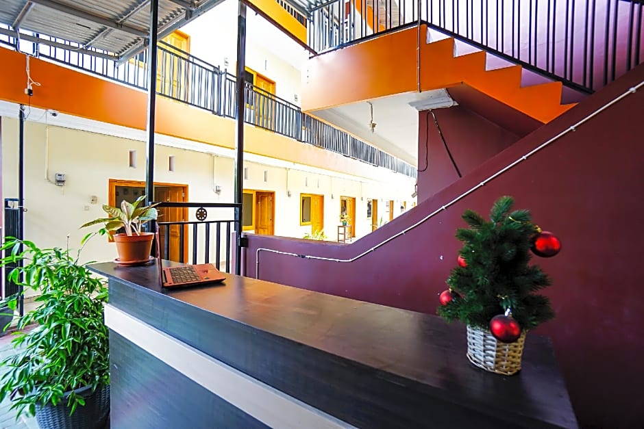 OYO 1720 A2b Residence