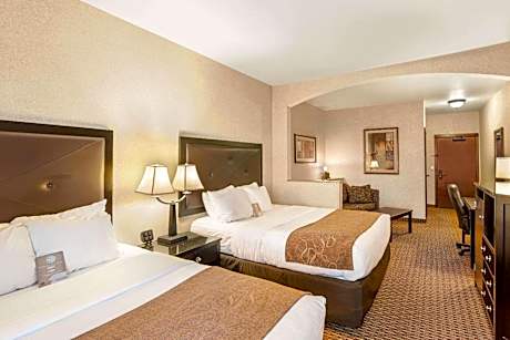 Queen Suite with Two Queen Beds