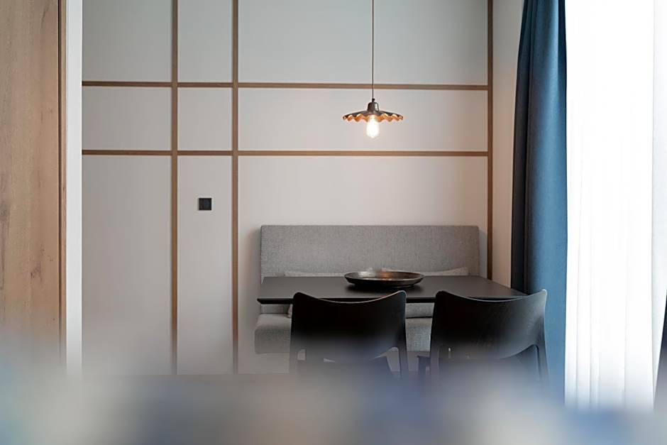 Omaela Apartments