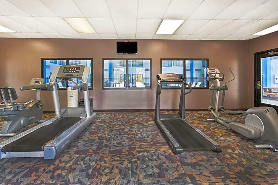A Victory Hotel & Suites