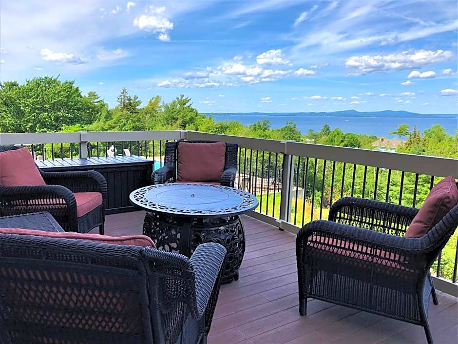 Atlantic Eyrie Lodge