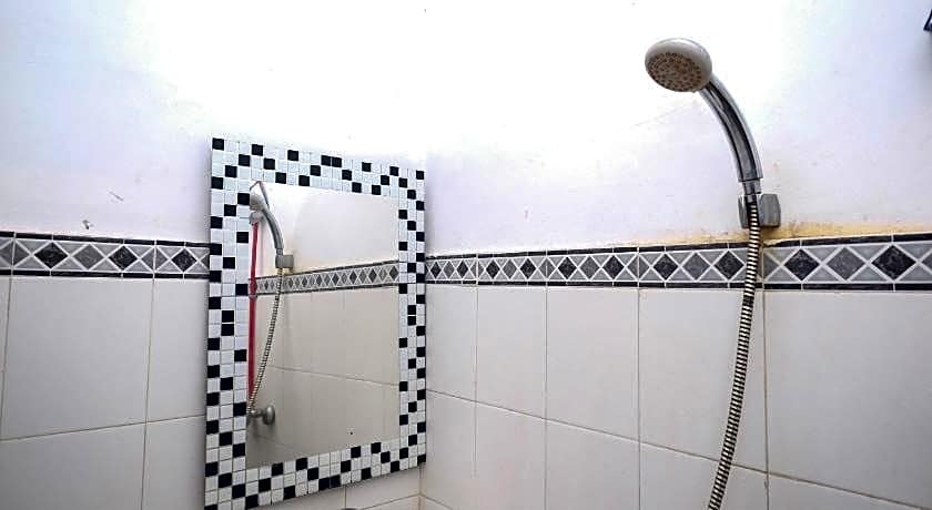 RedDoorz @ Paris Ocean