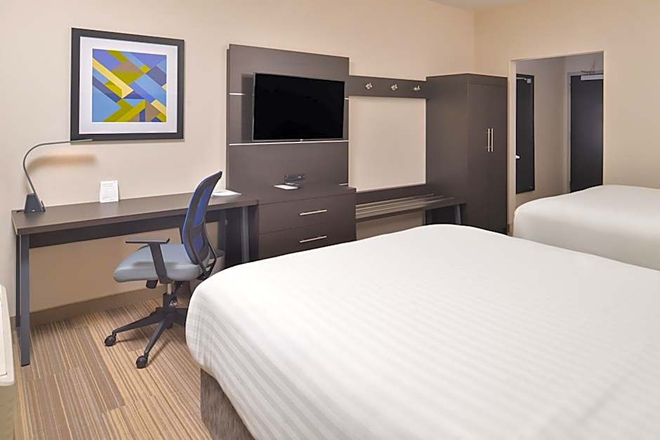 Holiday Inn Express & Suites Kansas City - Lees Summit By IHG
