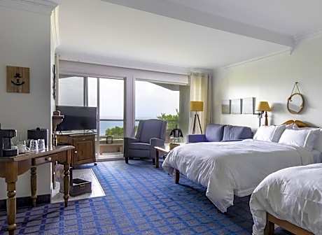 Deluxe Queen Room with River View