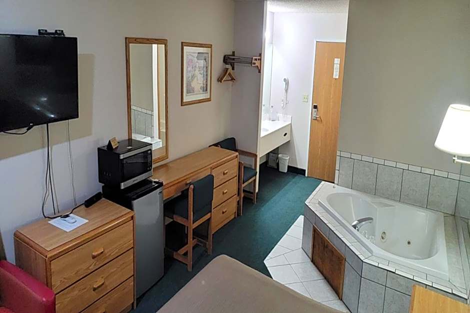 HomeTown Inn By OYO Texhoma, OK