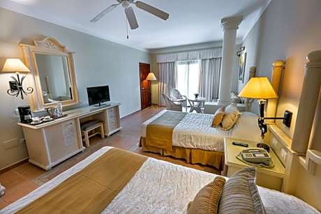 Junior Suite Superior (1 Adult +3 Children)