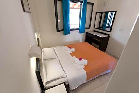 One-Bedroom Apartment with Sea View