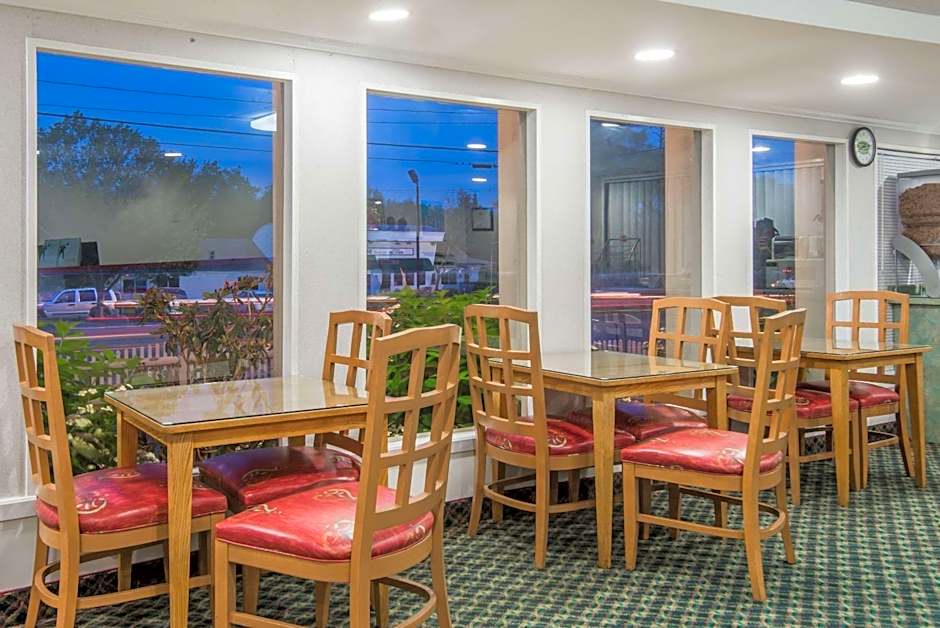 Relax Inn Cape Cod West Yarmouth Hyannis