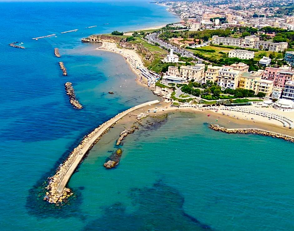 PEPEROSA Rooms and Events - Peaceful countryside escape with pool, private parking, just minutes from the sea, Anzio and Nettuno