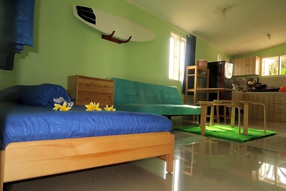 Arya's Surf Camp Cimaja