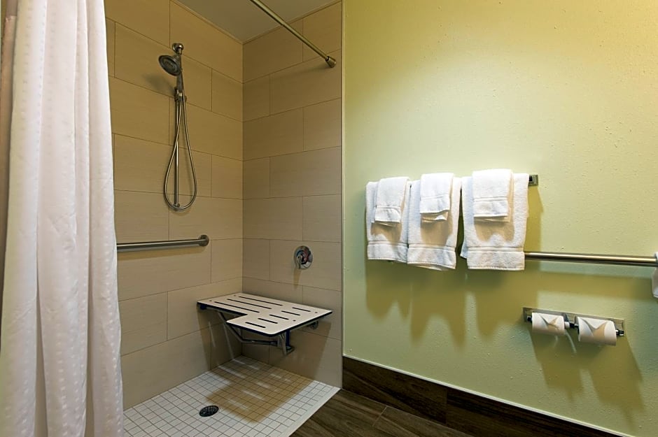 Holiday Inn Express & Suites Walterboro, an IHG Hotel