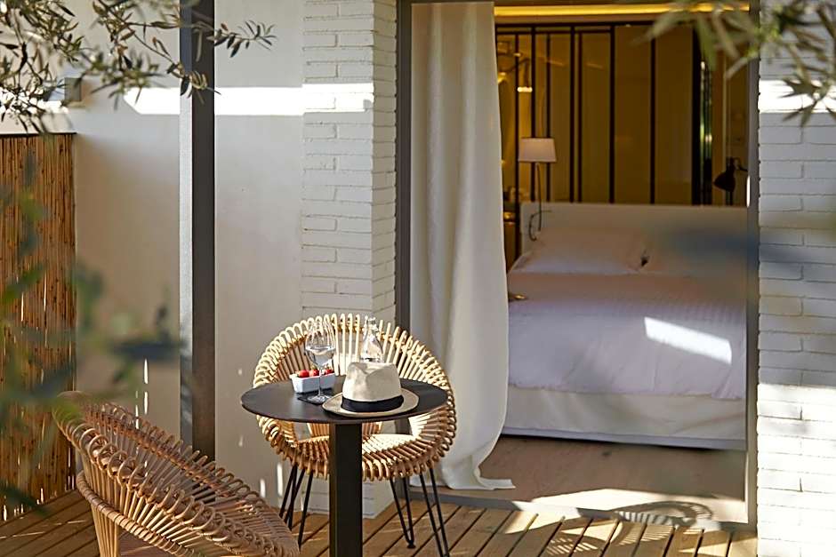 Hotel Restaurant Mas Lazuli by Fimedhotels