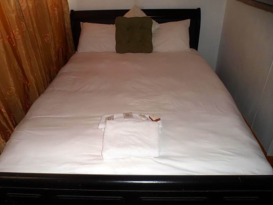 Laletsa Lodge