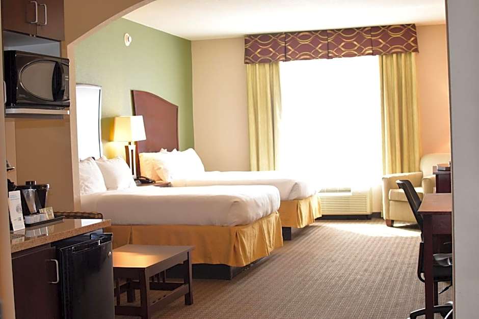Holiday Inn Express Pratt By IHG