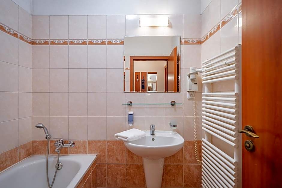 City Central De Luxe