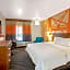La Quinta Inn & Suites by Wyndham Waco Downtown - Baylor