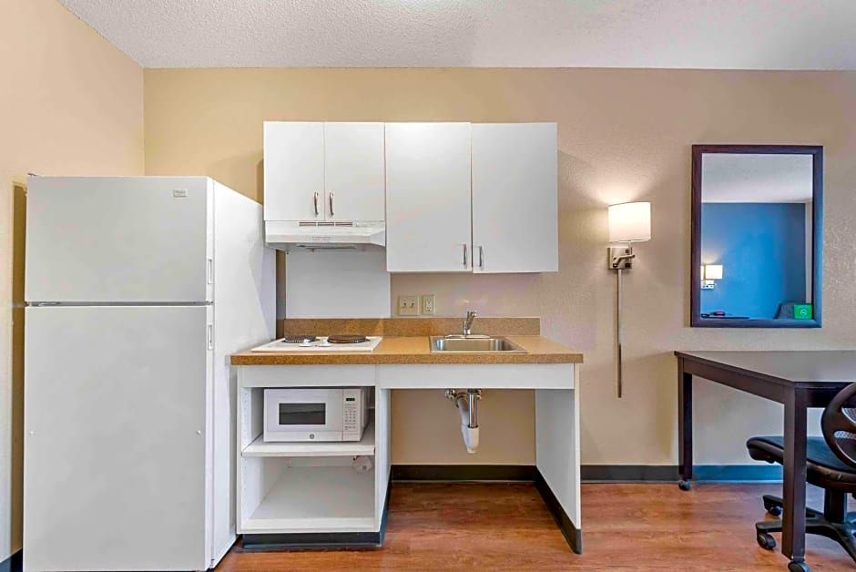 Extended Stay America Suites - Charlotte - University Place - E. McCullough Dr.