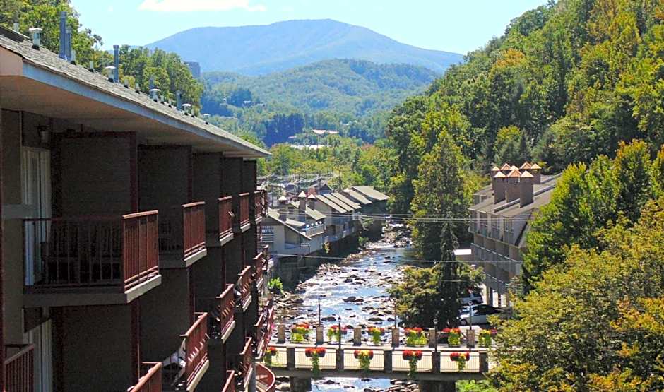 Baymont by Wyndham Gatlinburg On The River