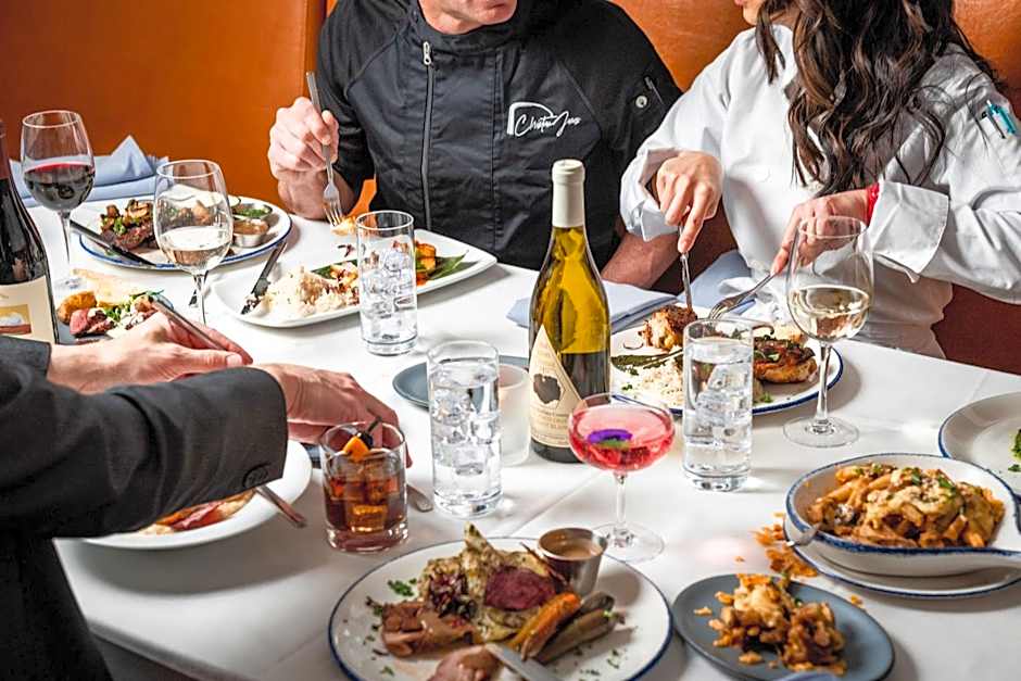 Joinery Hotel Pittsburgh, Curio Collection by Hilton