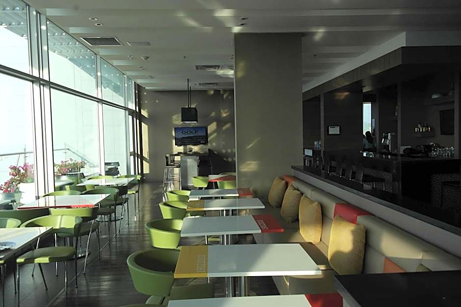 Hampton Inn By Hilton Valledupar