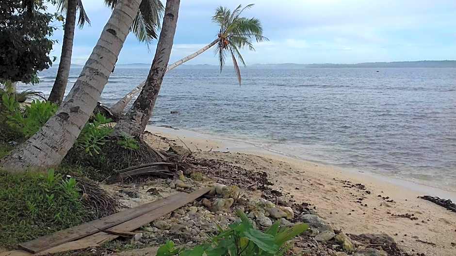 Nyang Ebay Surf Camp Siberut