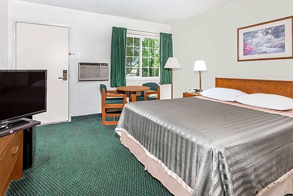 Travelodge by Wyndham Grants Pass