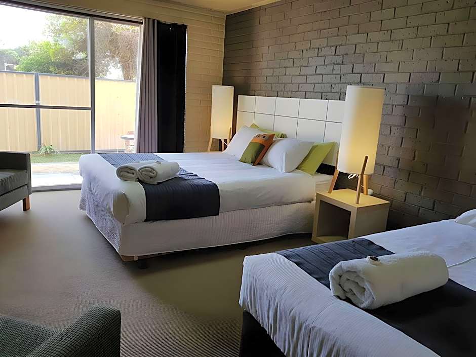 Lancelin Sands Hotel